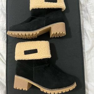 Suede boots size 8.5 (40)